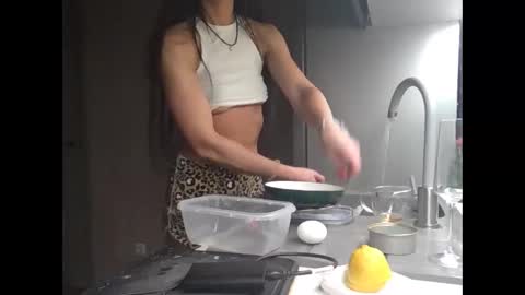 julianagold1 online show from January 3, 8:11 pm