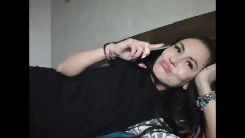 julianagold1 online show from January 14, 9:30 pm