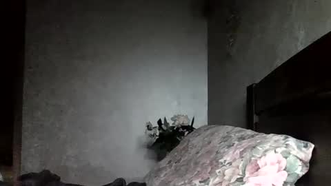 julianagold1 online show from June 24, 9:36 pm