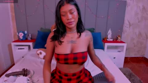 Snapshot of julianamiller chatting on December 30, 2:09 am juli online show from December 30, 2:09 am