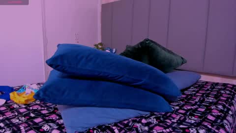 Snapshot of julianamiller chatting on January 31, 5:30 am juli online show from January 31, 5:30 am