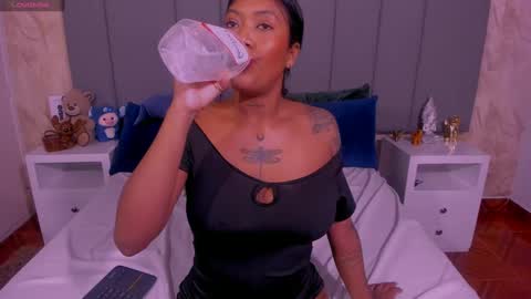 Snapshot of julianamiller chatting on March 12, 2:20 am juli online show from March 12, 2:20 am