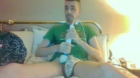 Snapshot of julianjj2001 chatting on March 7, 1:09 am julianjj2001 online show from March 7, 1:09 am