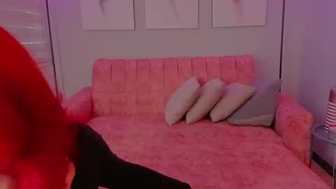 Juliana online show from March 20, 2:22 pm