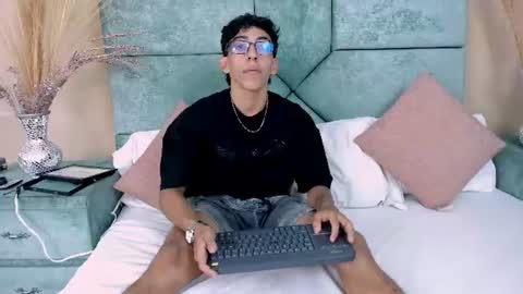 Snapshot of julianrouss chatting on June 13, 8:40 pm Julian online show from June 13, 8:40 pm