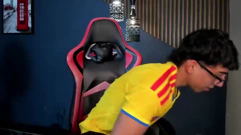 Julian online show from June 23, 8:18 pm