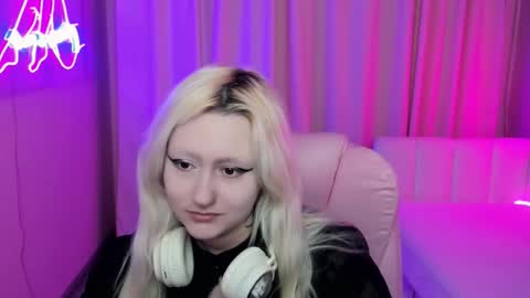 JuliaSharkk online show from October 1, 8:59 pm