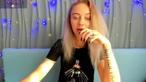 Snapshot of juliastar41 chatting on March 28, 3:06 am Yulya online show from March 28, 3:06 am