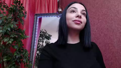 Snapshot of juliawilliamsx chatting on December 5, 7:39 am Maria online show from December 5, 7:39 am