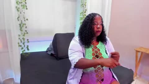 Snapshot of juliblake chatting on June 24, 4:00 am JULI online show from June 24, 4:00 am