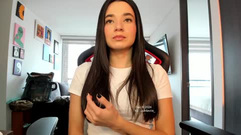 Jeimy Help me to reach 100 thumbs up online show from December 6, 9:57 pm