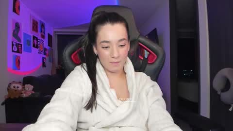 Jeimy Help me to reach 100 thumbs up online show from February 3, 2:53 am