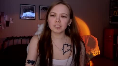 julidropp online show from May 23, 6:56 pm