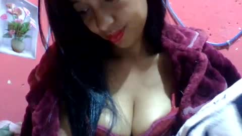 julie0612 online show from June 10, 6:40 pm