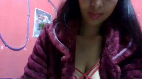 julie0612 online show from June 14, 6:43 pm