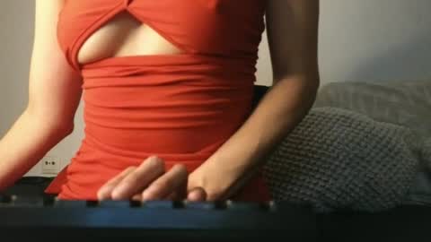 Julie-Game online show from June 18, 8:24 pm