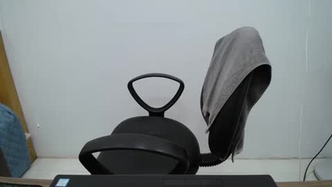 julie9x online show from March 8, 2:04 am