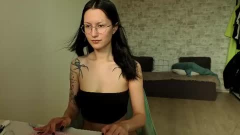 Snapshot of julie__rayls chatting on June 25, 1:49 am see u next time 1700 UTC 0 3 online show from June 25, 1:49 am