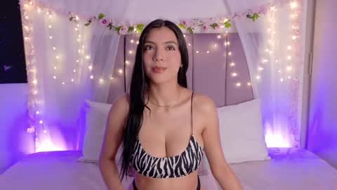 Juliet Bennet online show from May 3, 2:50 am