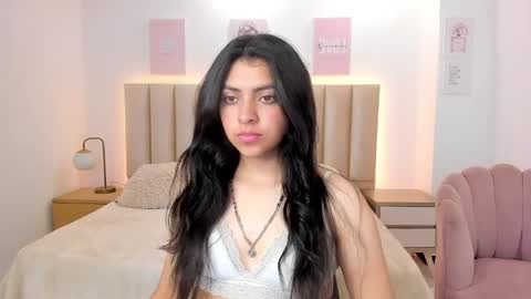 Snapshot of julie_devani chatting on November 19, 8:20 pm julie_devani online show from November 19, 8:20 pm