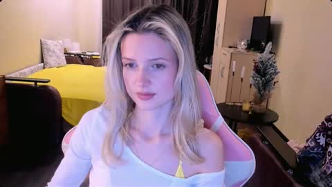 Julie online show from November 19, 2:06 pm