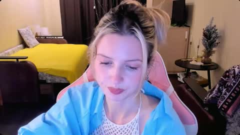 Julie online show from December 2, 2:56 pm