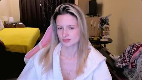 Julie online show from January 11, 3:39 pm