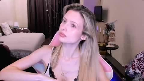 Julie online show from January 14, 4:01 pm