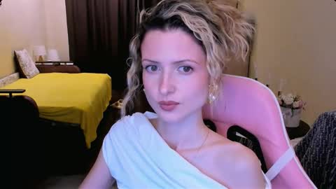 Snapshot of julie_flores chatting on February 25, 4:27 pm Julie online show from February 25, 4:27 pm