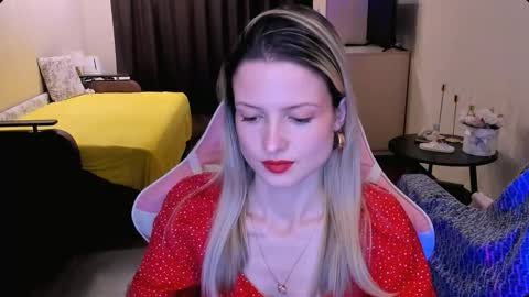 Snapshot of julie_flores chatting on March 13, 2:45 pm Julie online show from March 13, 2:45 pm