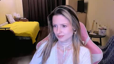 Snapshot of julie_flores chatting on March 14, 3:39 pm Julie online show from March 14, 3:39 pm