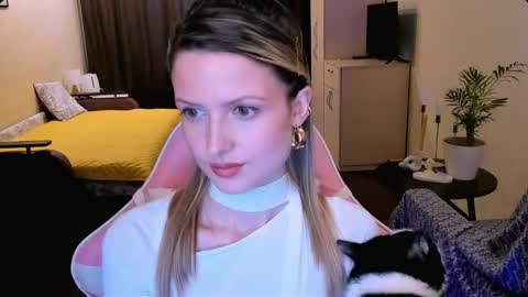 Snapshot of julie_flores chatting on March 18, 2:09 pm Julie online show from March 18, 2:09 pm