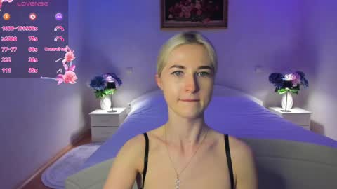 Snapshot of julieblazex chatting on May 24, 7:30 pm julieblazex online show from May 24, 7:30 pm