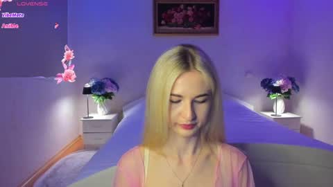 Snapshot of julieblazex chatting on May 30, 9:45 pm julieblazex online show from May 30, 9:45 pm