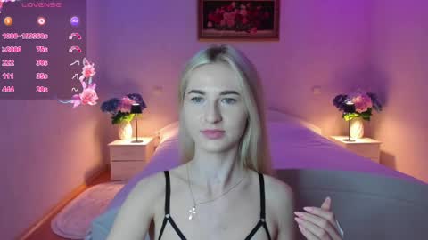 Snapshot of julieblazex chatting on June 4, 9:10 pm julieblazex online show from June 4, 9:10 pm