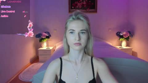 Snapshot of julieblazex chatting on June 7, 7:39 pm julieblazex online show from June 7, 7:39 pm
