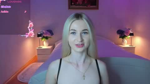 Snapshot of julieblazex chatting on June 10, 8:30 pm julieblazex online show from June 10, 8:30 pm