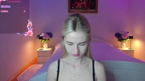 Snapshot of julieblazex chatting on June 15, 8:55 pm julieblazex online show from June 15, 8:55 pm