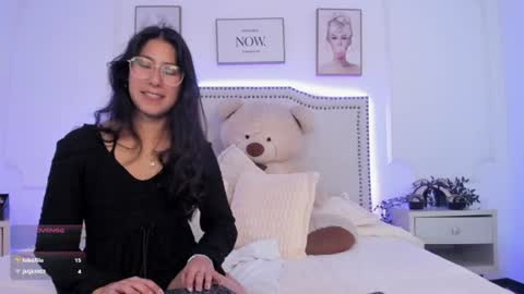 Snapshot of juliee_ross chatting on June 16, 1:14 pm juliee_ross online show from June 16, 1:14 pm