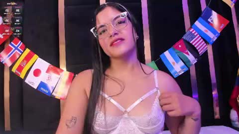 Julie online show from July 8, 9:19 pm