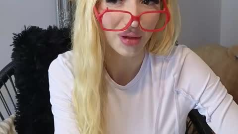 Julia online show from October 14, 12:50 pm