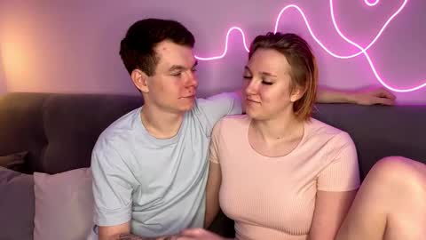 Julie and Thomas online show from October 13, 7:19 am