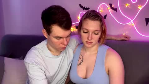 Julie and Thomas online show from October 24, 9:17 am