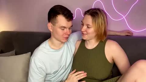 Julie and Thomas online show from November 9, 8:12 am