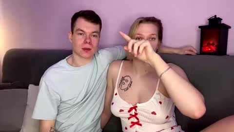 Julie and Thomas online show from January 19, 7:23 am