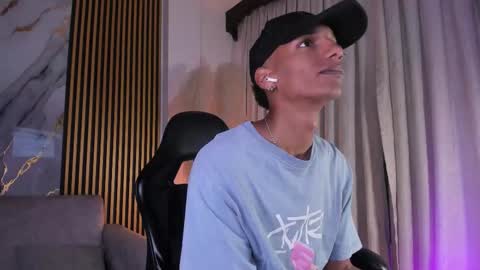 Julien online show from March 3, 11:27 am