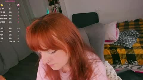 Snapshot of juliet_schoolgirl chatting on March 30, 11:06 pm Juliet online show from March 30, 11:06 pm