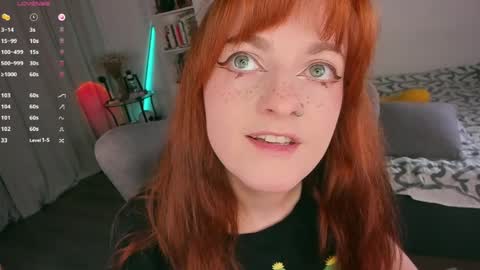 Snapshot of juliet_schoolgirl chatting on April 10, 11:53 pm Juliet online show from April 10, 11:53 pm