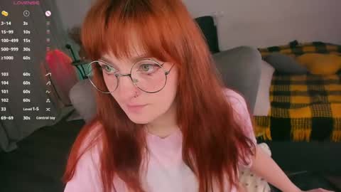 Snapshot of juliet_schoolgirl chatting on May 12, 12:30 am Juliet online show from May 12, 12:30 am