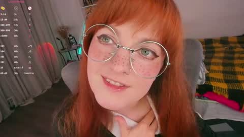 Snapshot of juliet_schoolgirl chatting on June 28, 9:54 pm Juliet online show from June 28, 9:54 pm